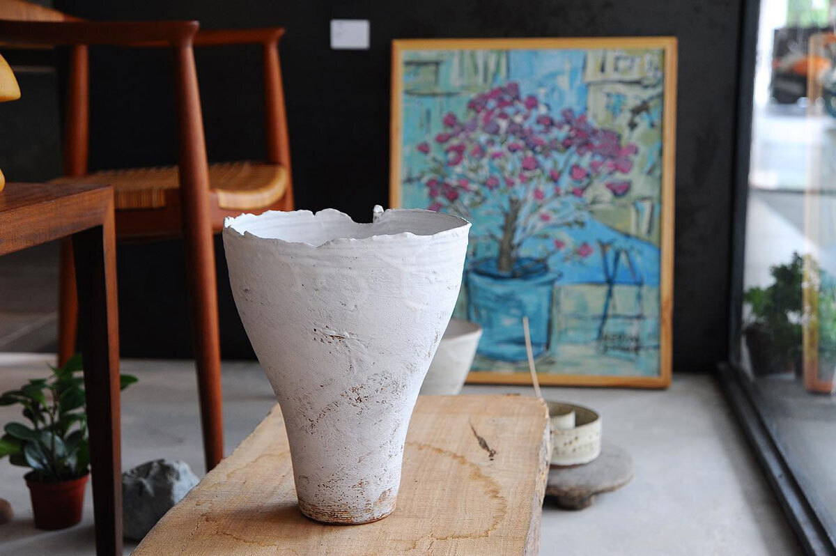 《不純白生活 Not Simply White》羅士亷 陶藝個展