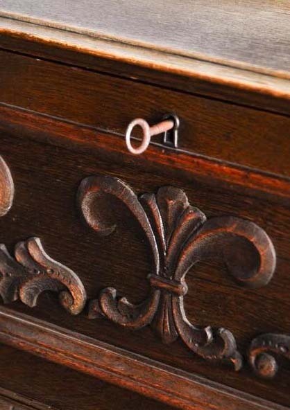 丹麥古典收邊櫸木邊櫃