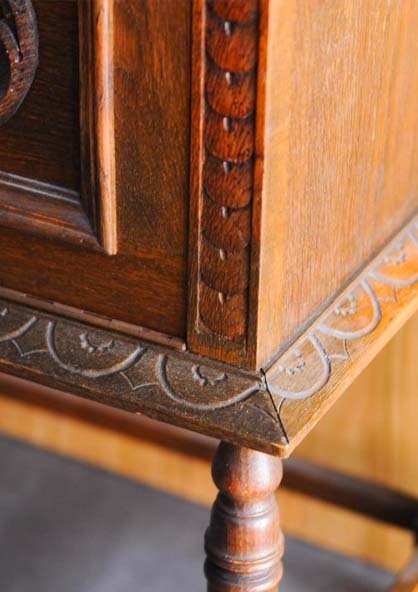 丹麥古典收邊櫸木邊櫃