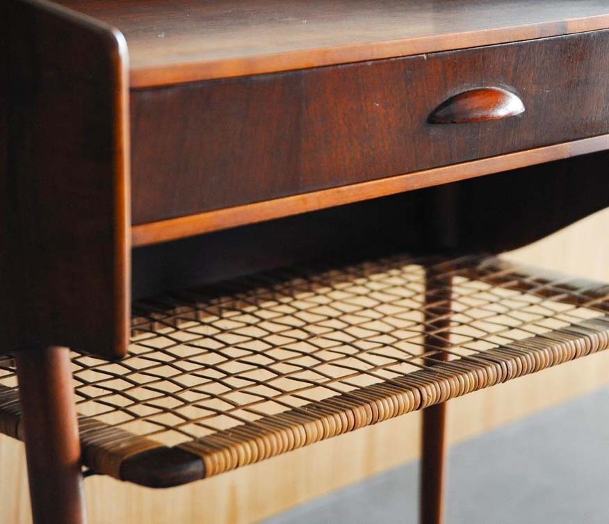 丹麥藤編桌邊櫃