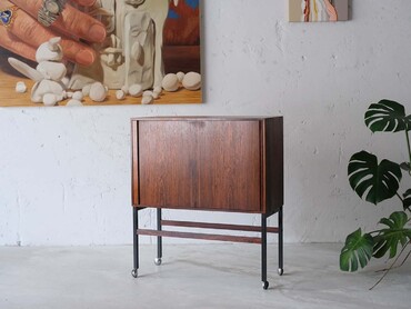 丹麥玫瑰木捲簾邊櫃 丹麥玫瑰木捲簾邊櫃