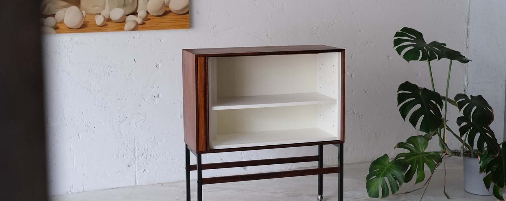 丹麥玫瑰木捲簾邊櫃 丹麥玫瑰木捲簾邊櫃