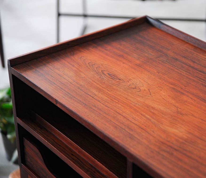 丹麥半開方式櫃