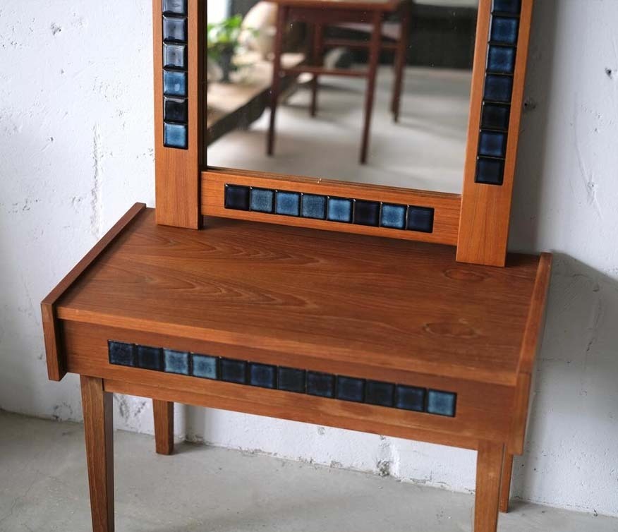 柚木磁磚鏡櫃組合