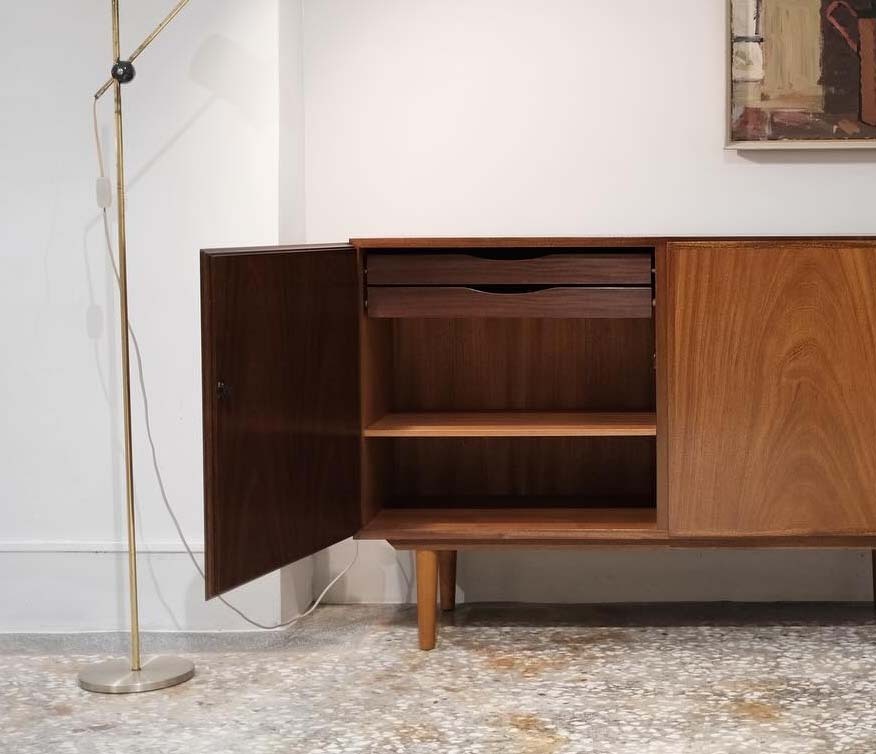 丹麥雙開門邊櫃