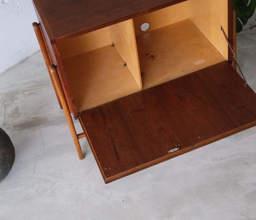 丹麥老件邊櫃 丹麥老件邊櫃