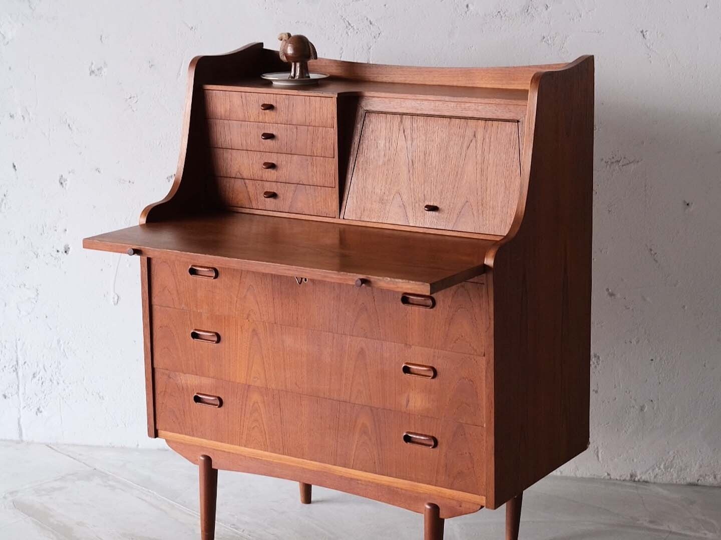 丹麥老件柚木寫字桌 丹麥老件柚木寫字桌