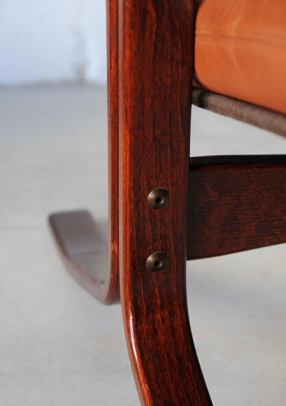 桃花心木扶手椅