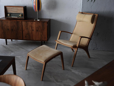 丹麥橡木磨砂革休閒椅凳組 by Morten Gøttler 丹麥橡木磨砂革休閒椅凳組 by Morten Gøttler