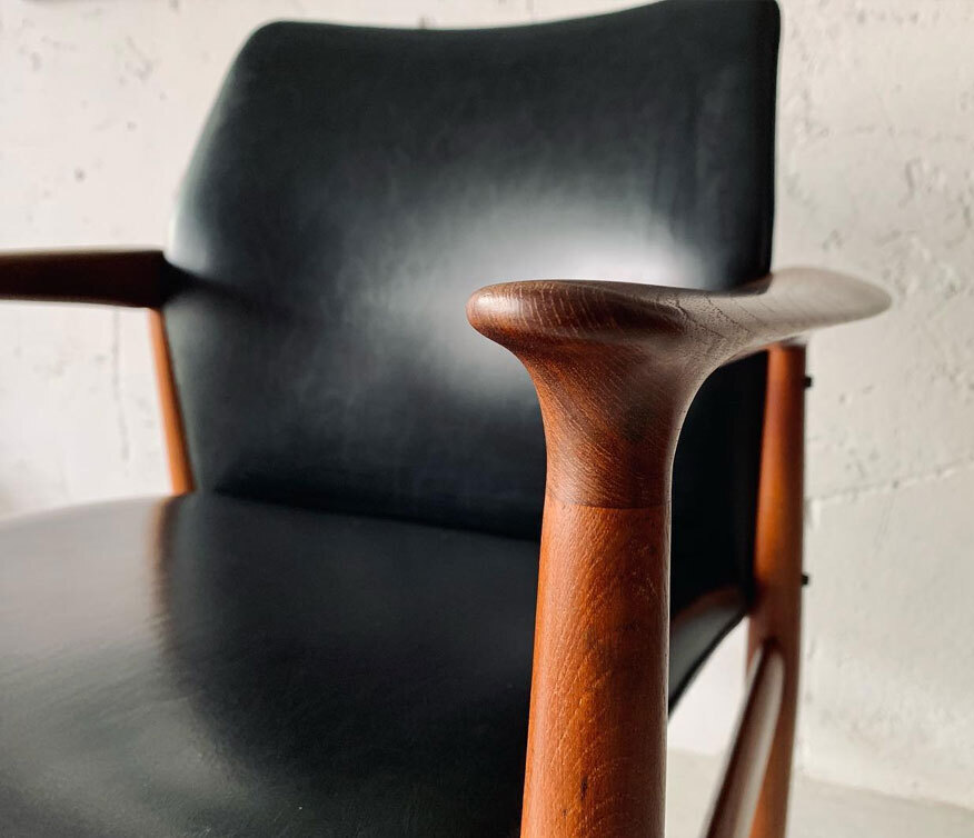 丹麥皮革扶手椅 黑色皮革扶手椅