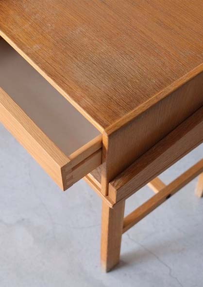 丹麥帶背電話椅 丹麥帶背電話椅