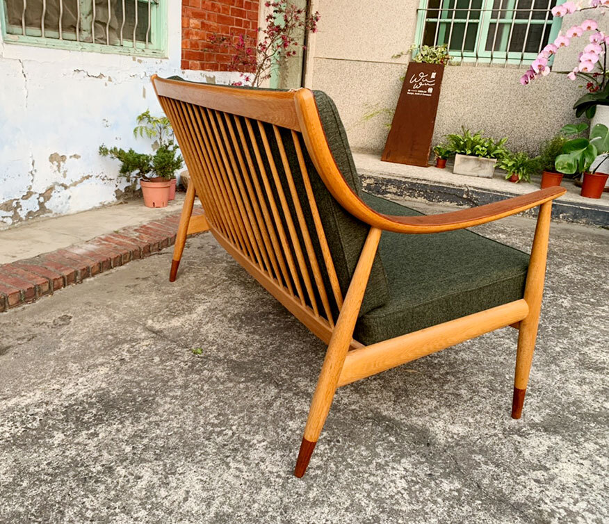 綠色羊毛扶手沙發