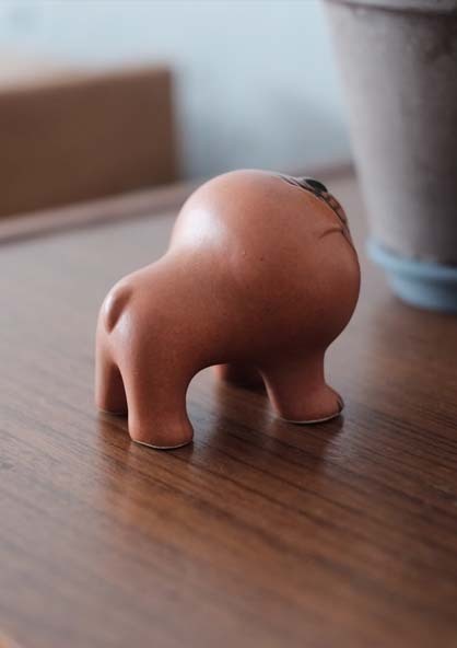 迷你鬥牛犬 mini Bulldog brown by Lisa Larson