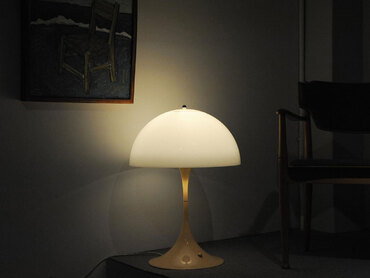 Panthella Table 潘朵拉桌燈 by Verner Panton Panthella Table 潘朵拉桌燈 by Verner Panton