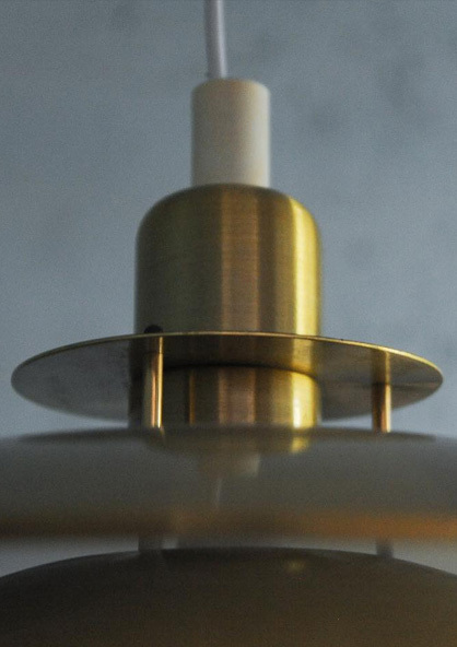 黃銅吊燈分層處