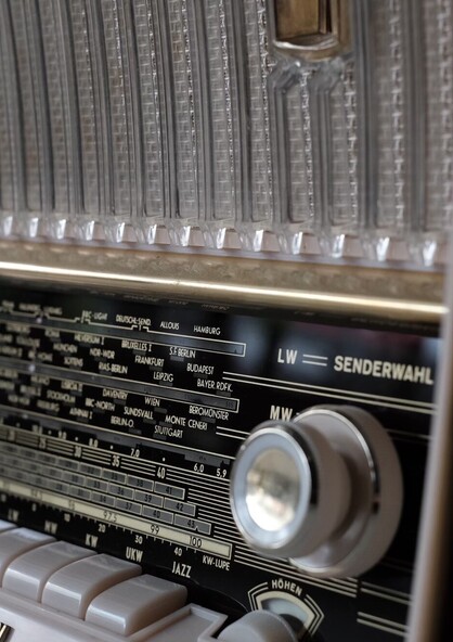 德律風根收音機 