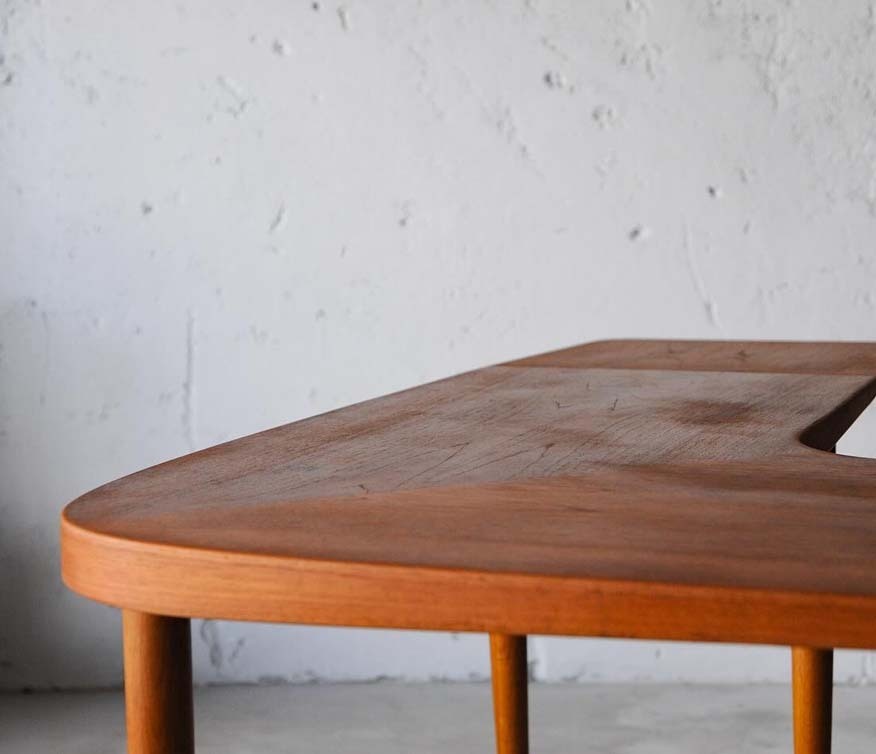 丹麥迴力鏢咖啡桌