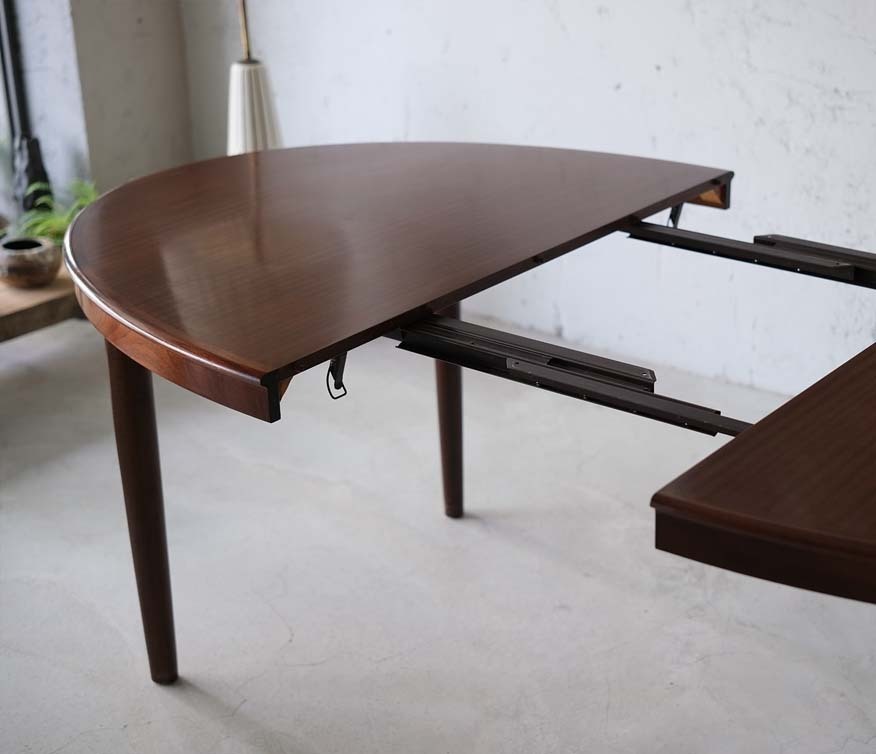 丹麥橢圓延伸餐桌