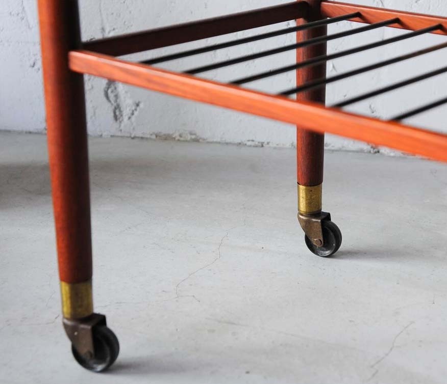 柚木黃銅帶輪邊桌