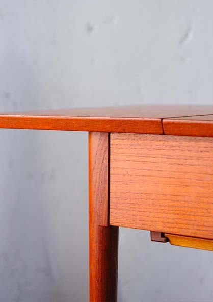 柚木延伸針織桌 柚木延伸針織桌