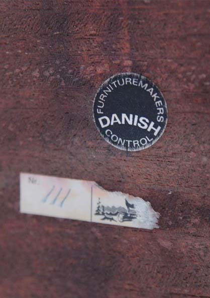 玫瑰木磁磚餐桌 