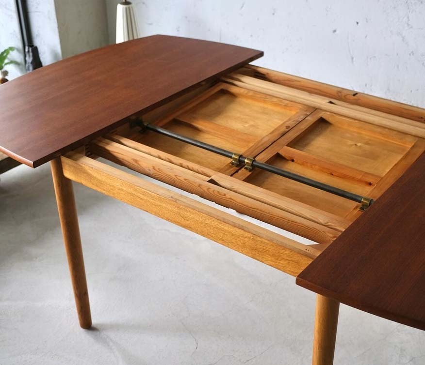 Model 1336 延伸餐桌 Model 1336 延伸餐桌