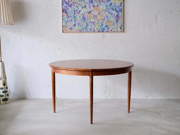 Niels O. Møller Model 15 丹麥餐桌