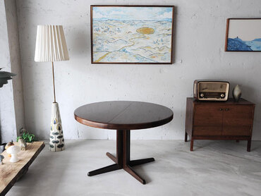 丹麥圓形延伸餐桌 by H. W. Klein 丹麥圓形延伸餐桌 by H. W. Klein