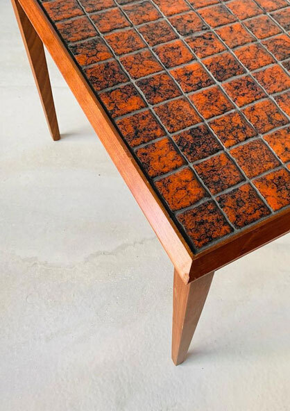 丹麥磁磚桌
