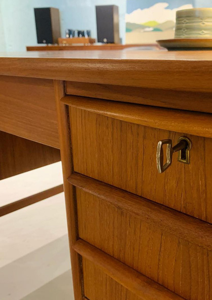 丹麥柚木抽屜書桌