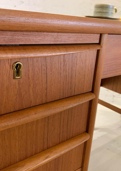 丹麥柚木抽屜書桌