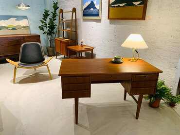 丹麥柚木抽屜書桌 丹麥柚木抽屜書桌