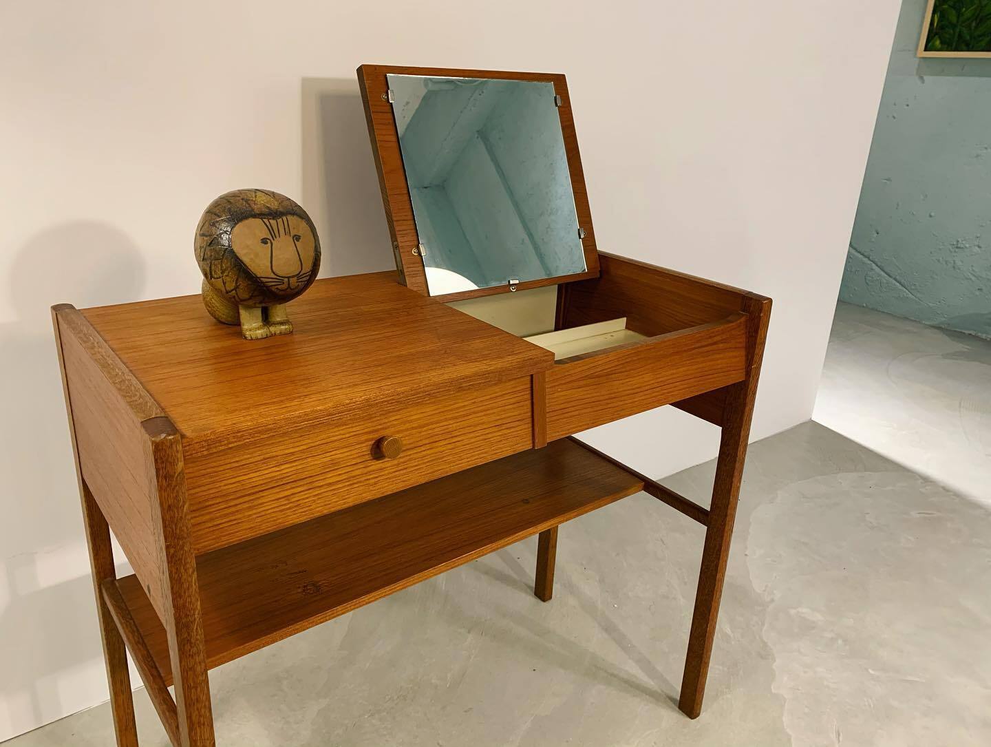 北歐丹麥梳妝台