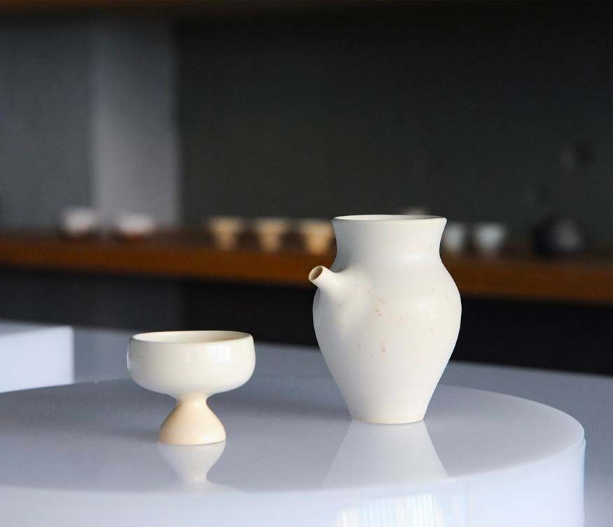 高腳小杯與酒壺