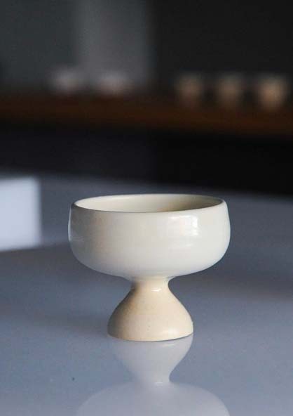 高腳小杯與酒壺