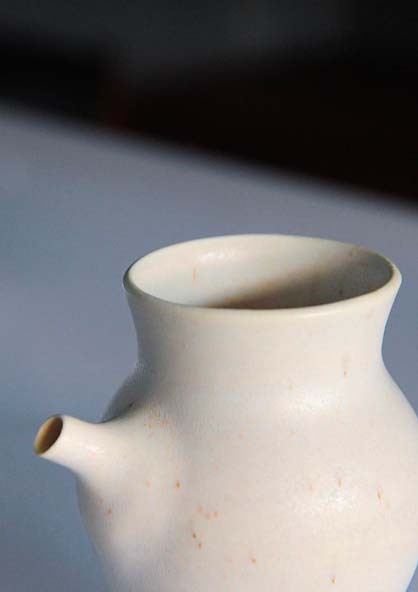 高腳小杯與酒壺